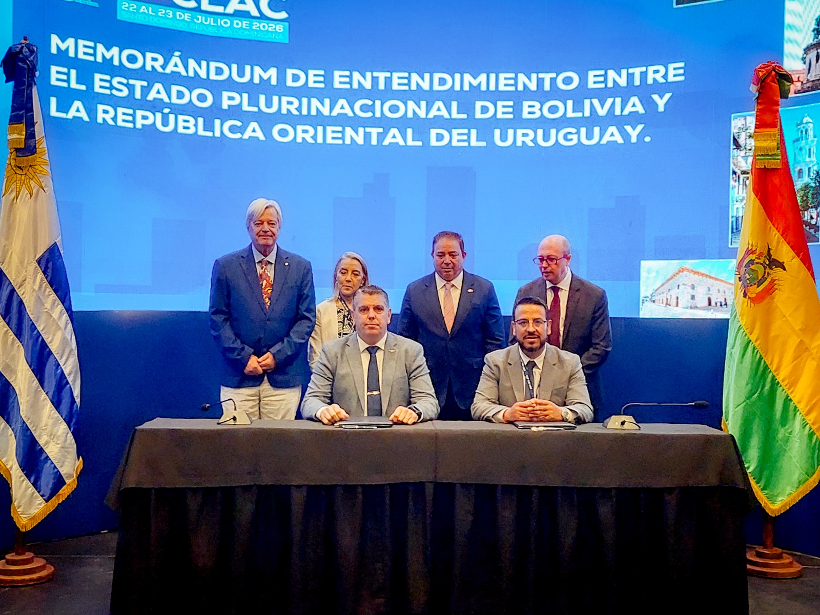 La adhesión se concretó mediante la suscripción de un Memorando de Entendimiento en República Dominicana. Foto: MOPSV.