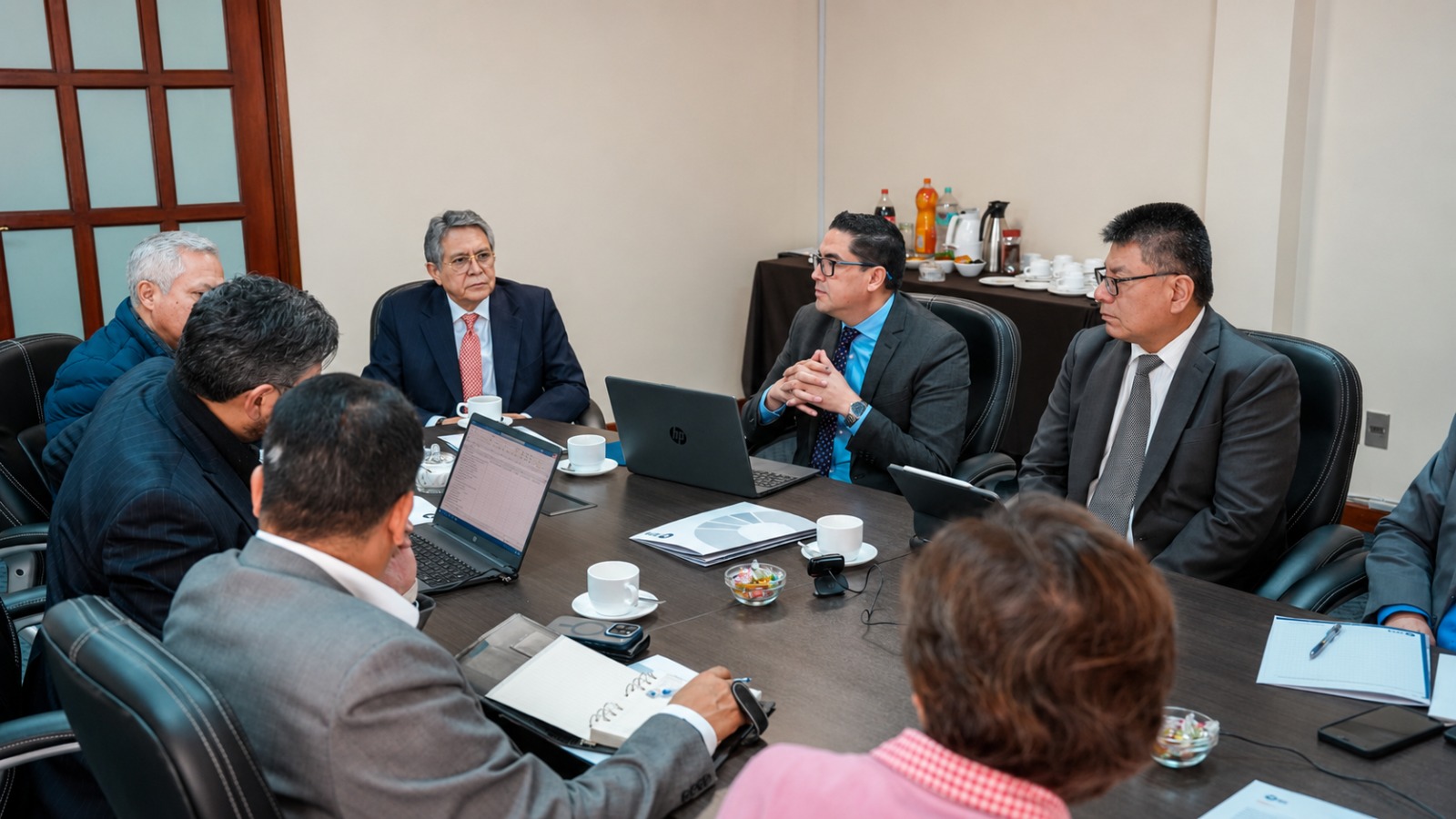 El viceministro de Políticas de Industrialización, Gustavo Jáuregui Gonzáles, participó en la primera mesa de trabajo interinstitucional.