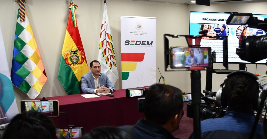 Conferencia del prensa del SEDEM.