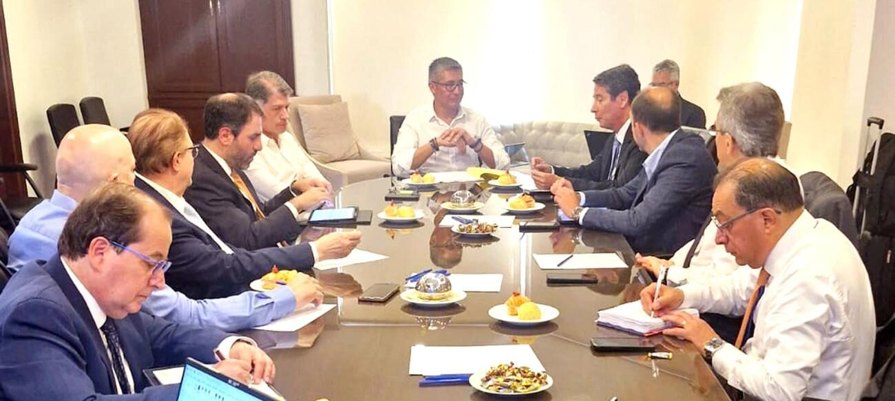 El ministro de Economía y Finanzas Públicas, José Gabriel Espinoza, sostuvo una reunión con representantes de la Asociación de Bancos Privados de Bolivia (ASOBAN)
