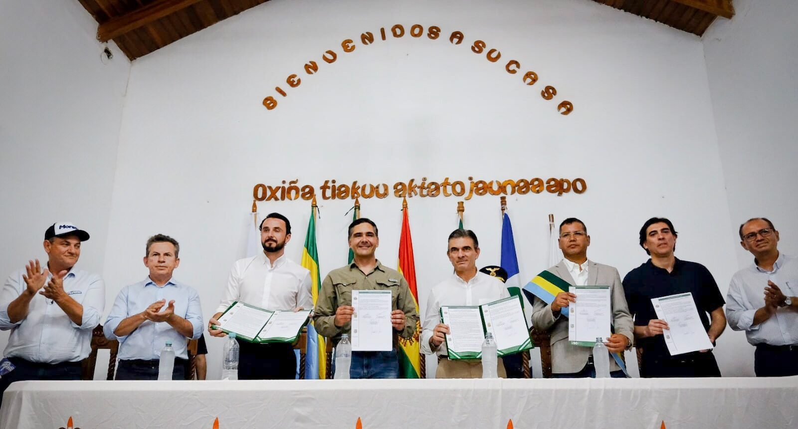 El presidente Rodrigo Paz y ministros de Estado, firmaron convenios de integración vial y aérea con autoridades de Brasil.
