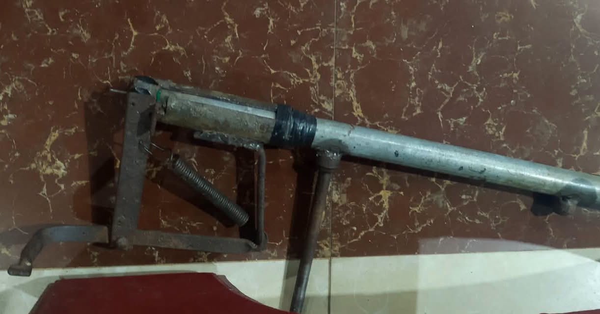El arma artesanal que fue utilizada para quitar la vida a un pastor en Shinahota. Foto: FGE