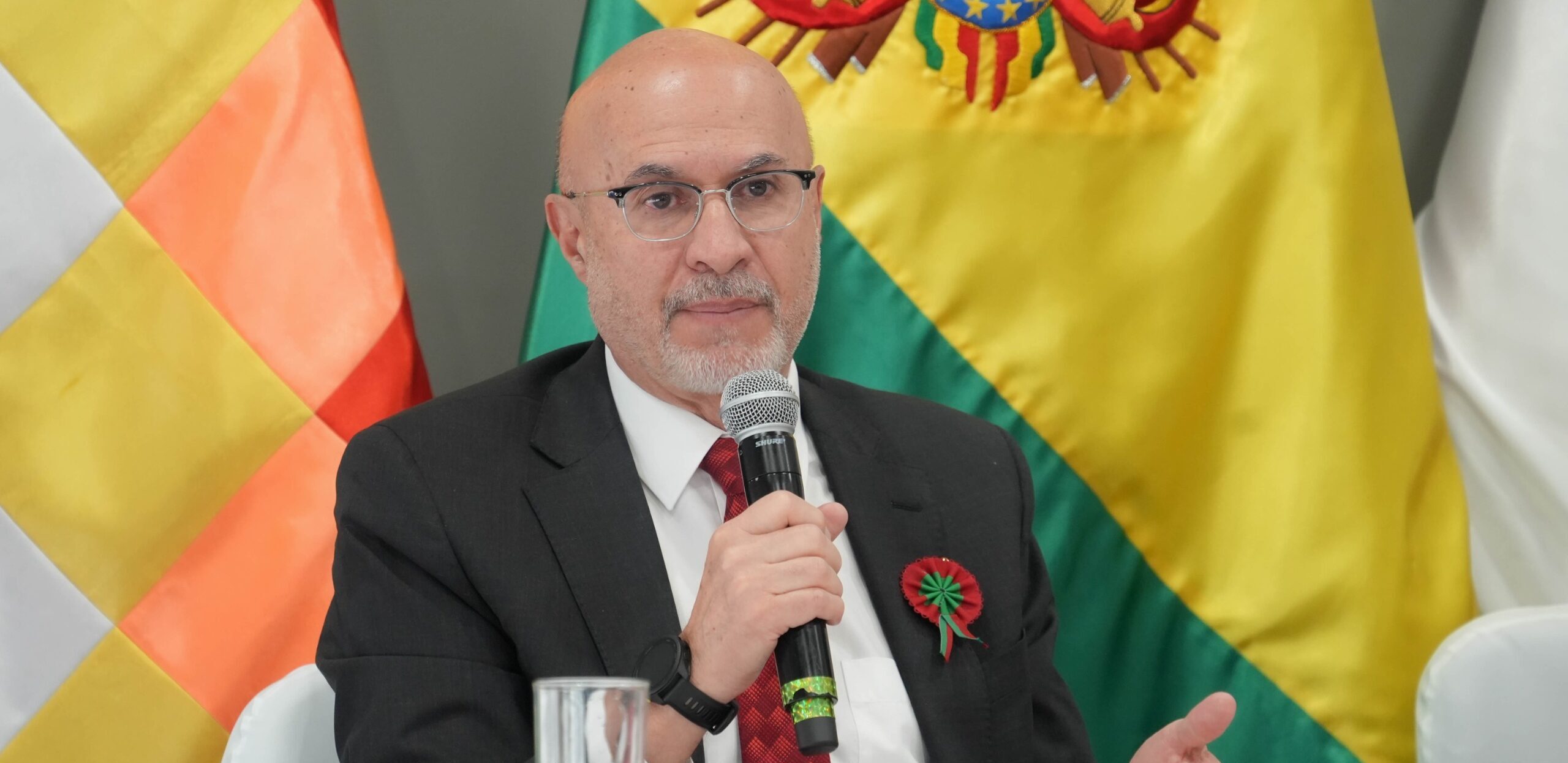 El ministro de la Presidencia, José Luis Lupo, en conferencia de prensa.