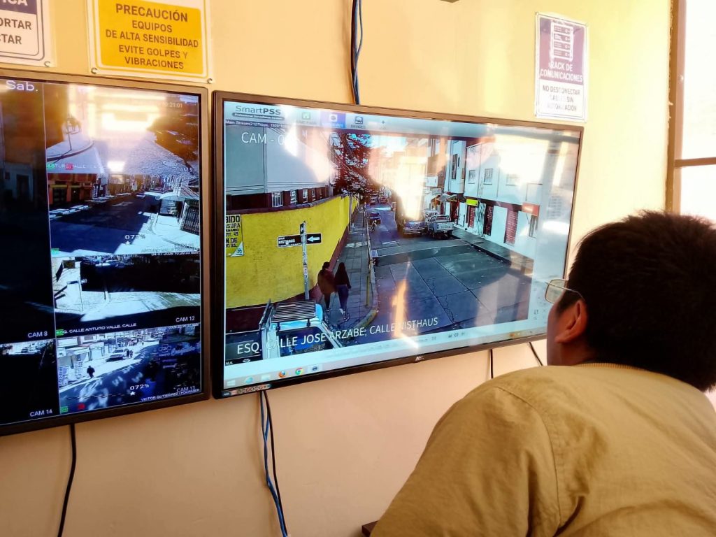 El primer Centro de Monitoreo Barrial de El Alto. Foto: Gamea.
