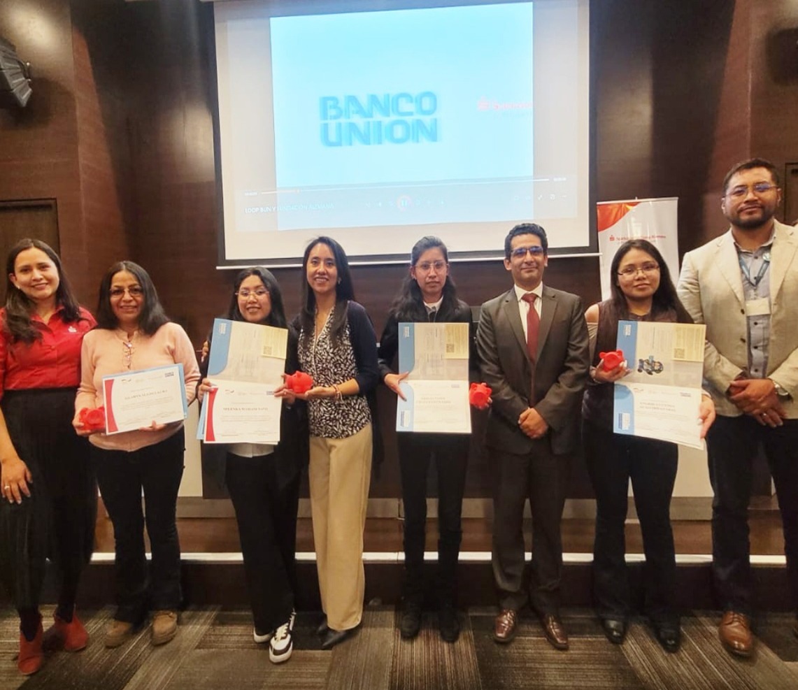 Productores y estudiantes recibieron talleres del Banco Unión. Foto: Cortesía.