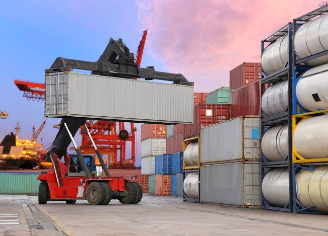 Conteiners para exportación e importación de mercancías. Foto: Redes sociales.