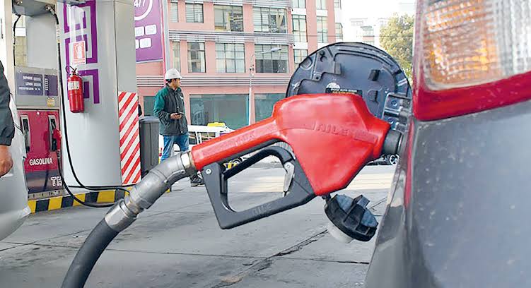 El Decreto Supremo permite mantener los precios actuales de los carburantes comercializados por Yacimientos Petrolíferos Fiscales Bolivianos (YPFB).