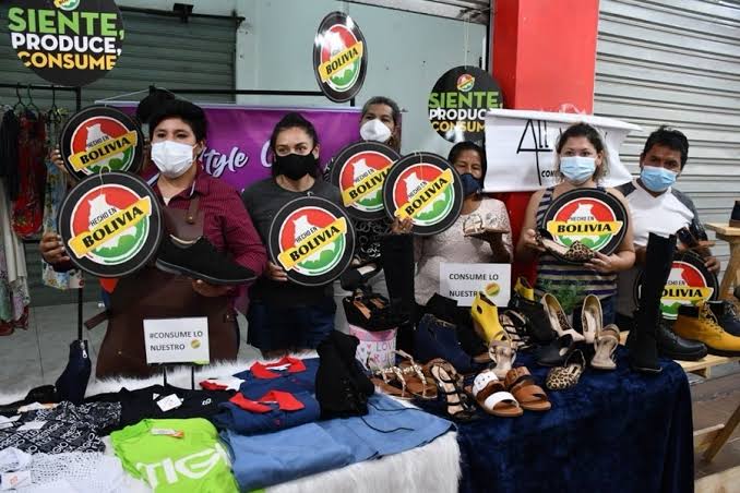 Emprendedoras exhiben su producción con el sello "Hecho en Bolivia". Foto: Archivo.