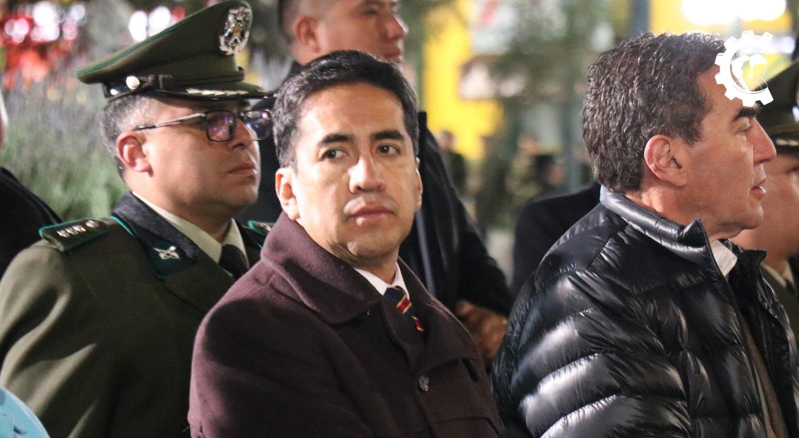 El ministro de Trabajo, empleo y previsión social, Williams Bascopé, explica el Decreto Supremo 5654. Foto, Ministerio de Trabajo.