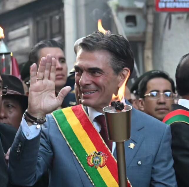 El presidente Rodrigo Paz, durante el Desfile de Teas.