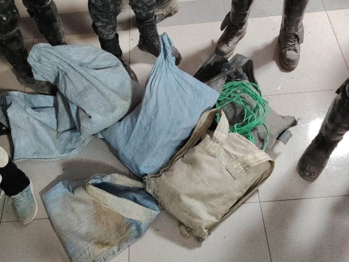 Los casos con el mineral secuestrado. Foto: Policía Potosí