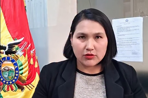 La senadora Elena Pachacute.