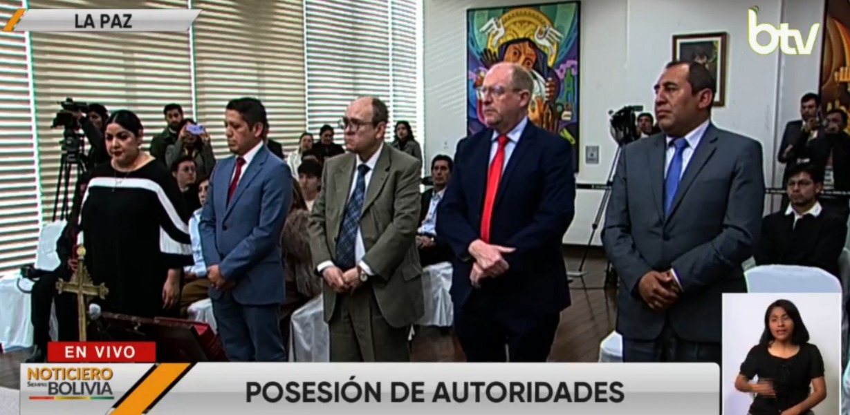 El acto de posesión se llevó a cabo en la ciudad de La Paz. Imagen: Captura Bolivia Tv.