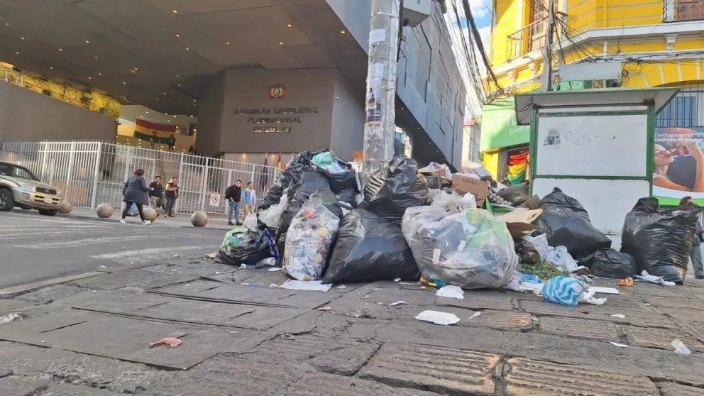 El problema de la basura persiste desde hace 14 días en La Paz.