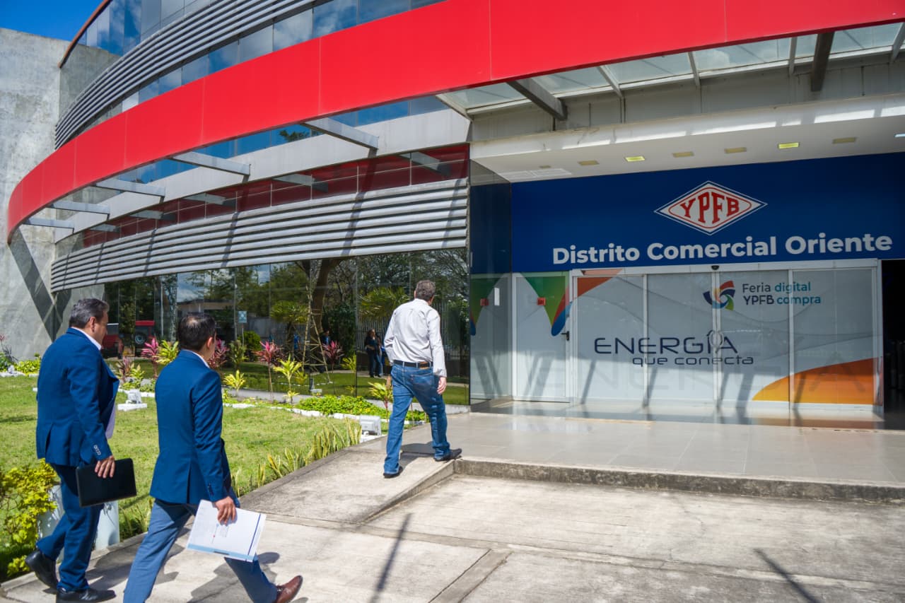 Una de las agencias de la estatal petrolera, en Santa Cruz. Foto: YPFB.