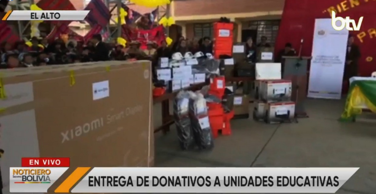 Los donativos entregados a escuelas de El Alto. Imagen: Captura Bolivia Tv.