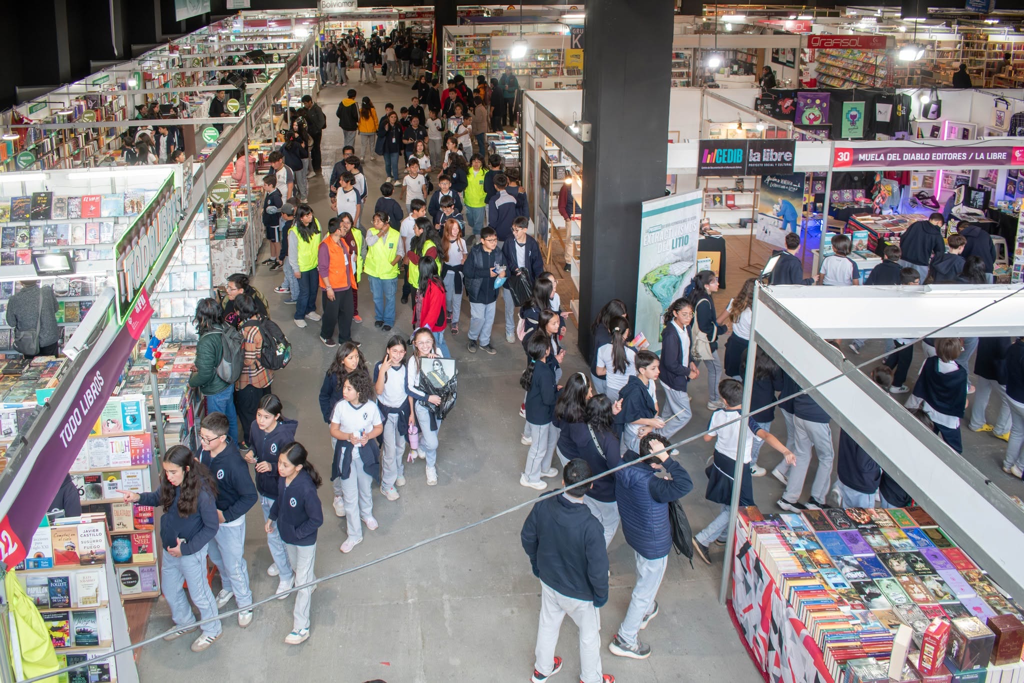 La Feria Internacional del Libro se realiza en el Campo Ferial Chuquiago Marka.