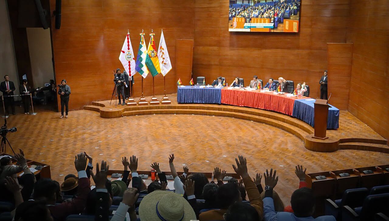 Los legisladores sesionaron en la ciudad de Sucre. Foto: Cámara de Diputados.