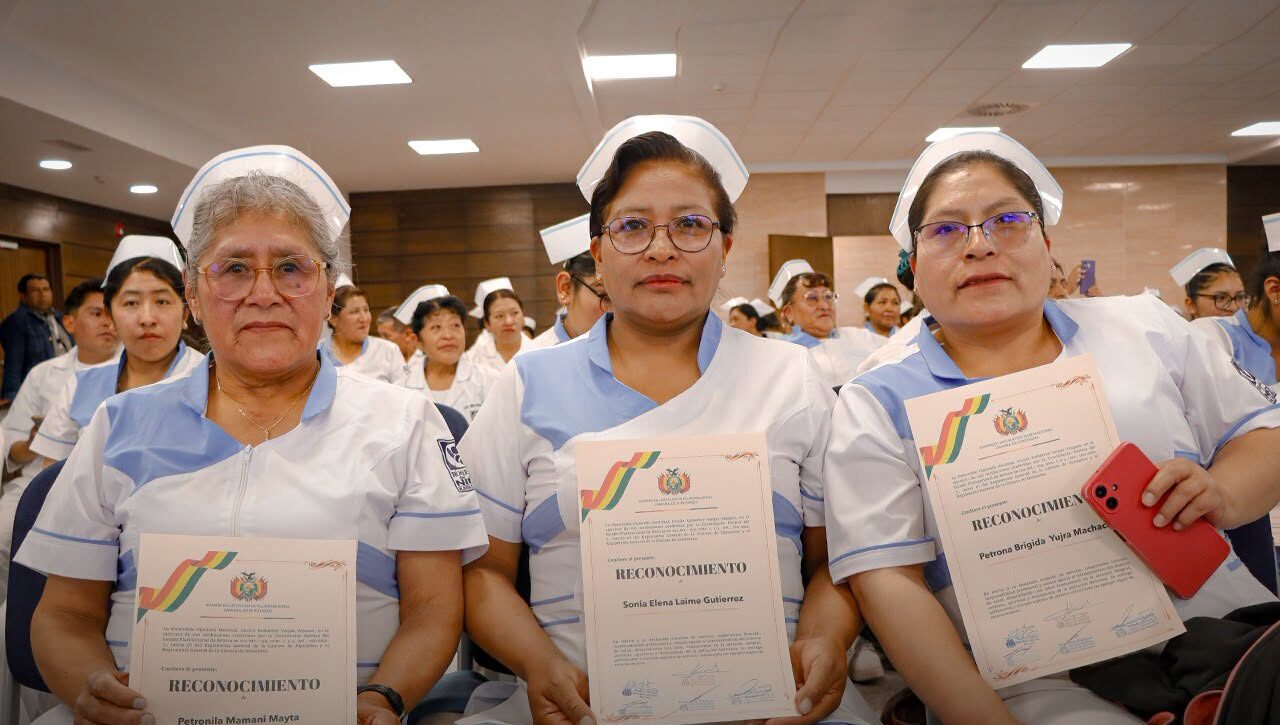 El personal de salud del Hospital del Niño fue reconocido por su labor. Foto: Cámara de Diputados.