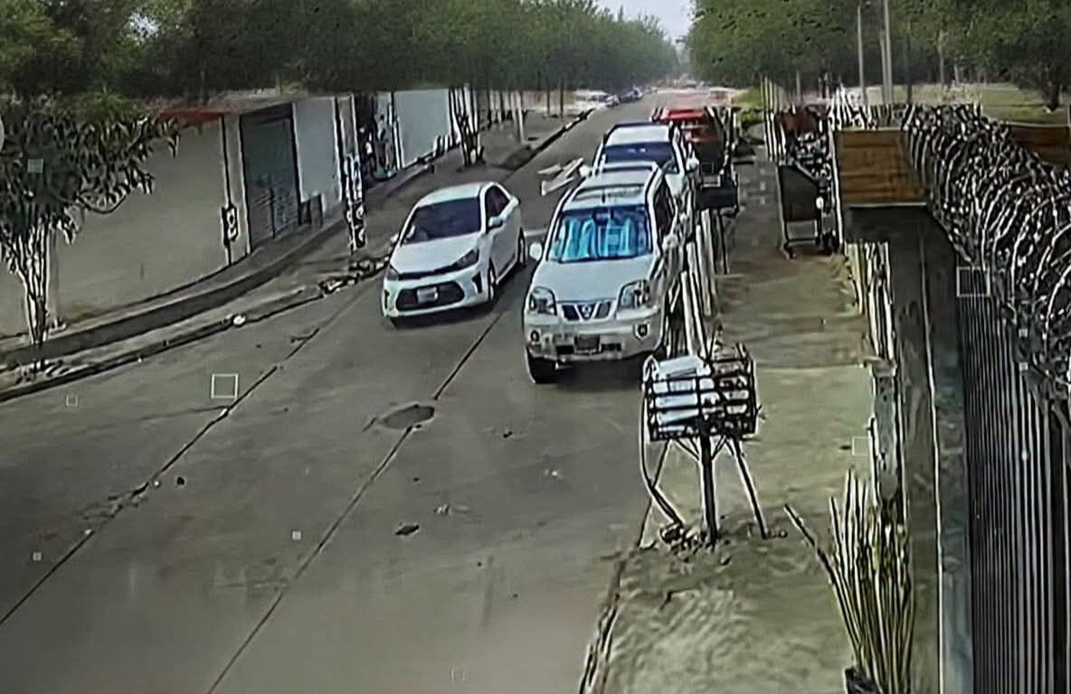 Las cámara de seguridad en la zona registraron el hecho.
