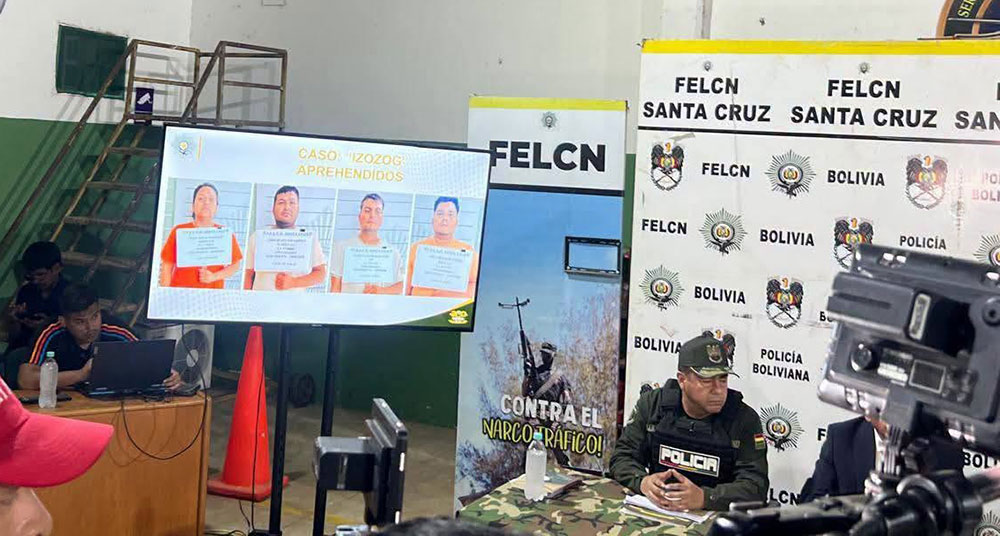 Informe sobre las siete personas aprehendidas por la Policía. Foto: Comando Policía Santa Cruz
