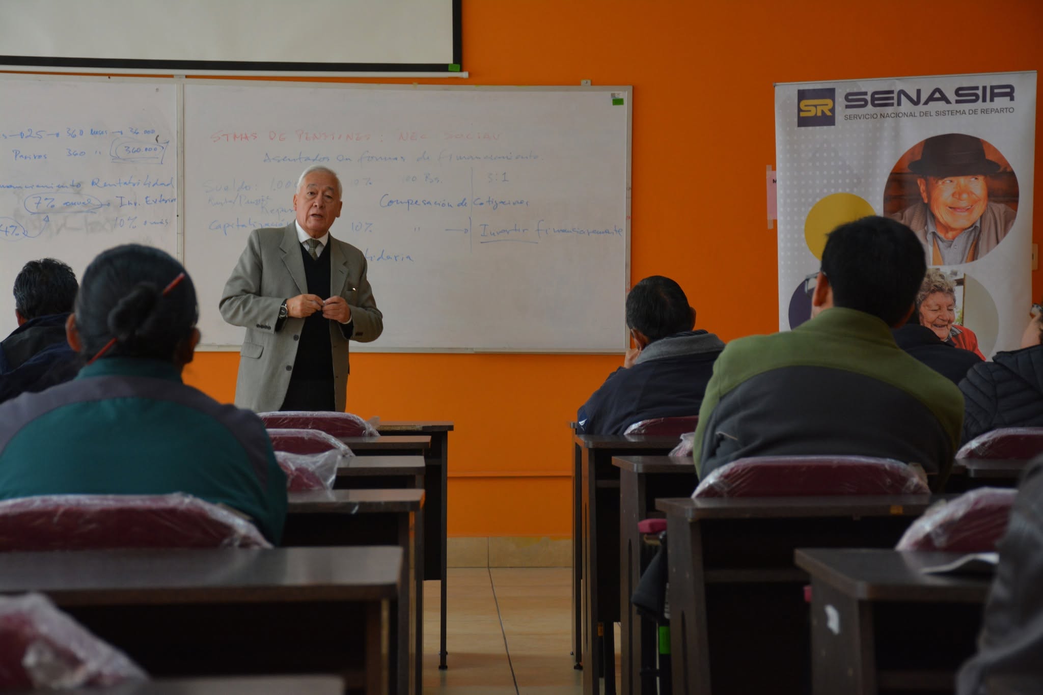 El Servicio Nacional del Sistema de Reparto (SENASIR) participó en dos importantes actividades de información y capacitación durante esta jornada.