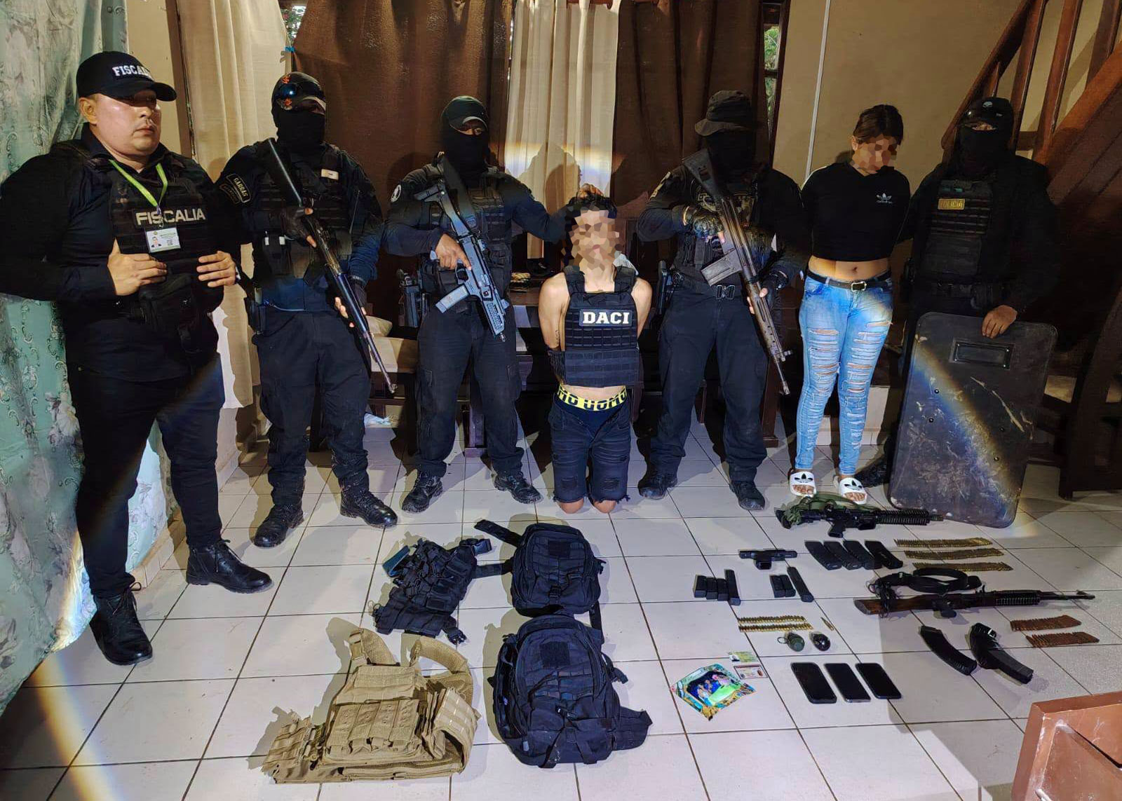 Algunos de los detenidos en el operativo. Foto: Policía boliviana