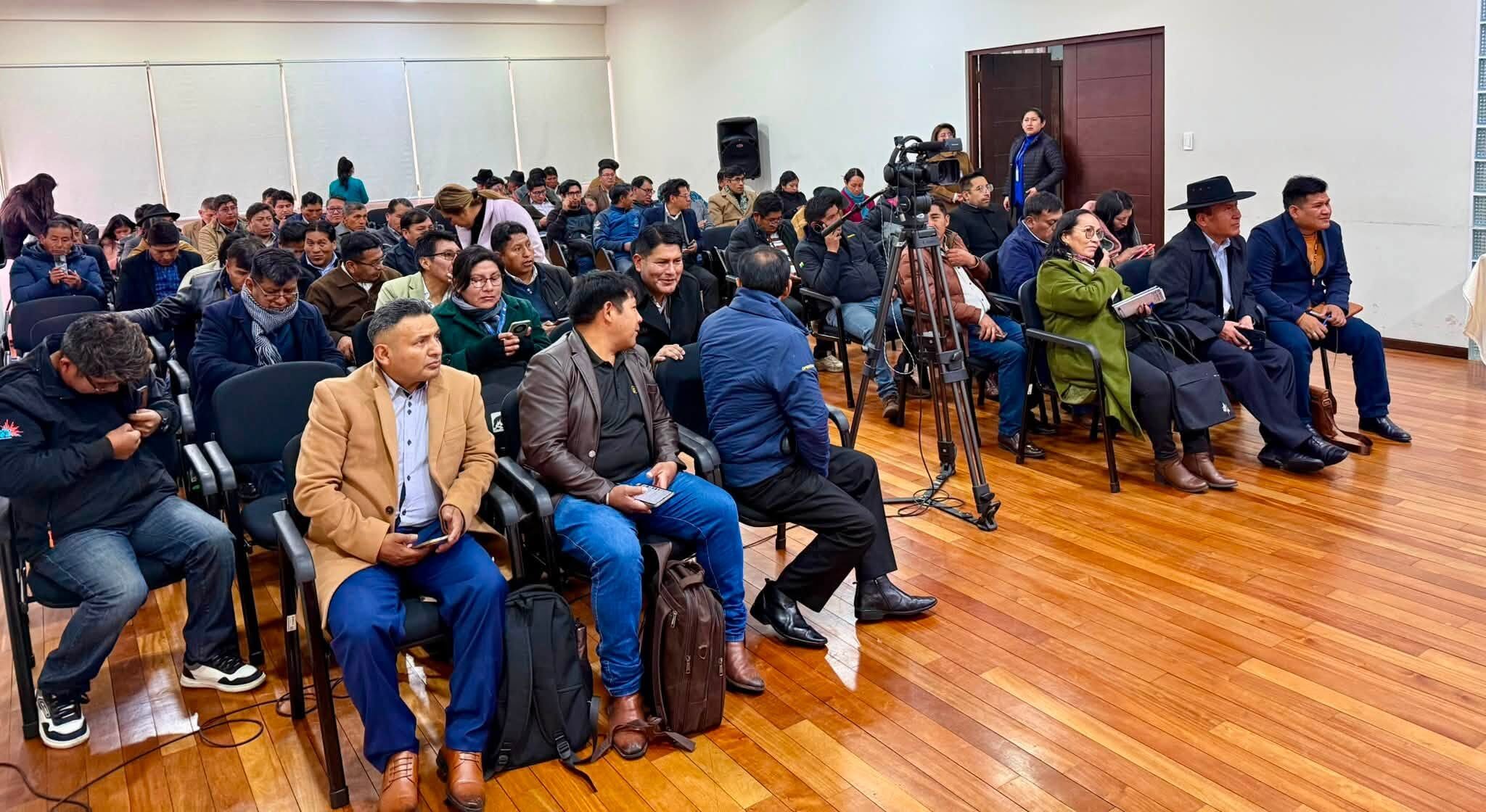 Los miembros de AGAMDEPAZ reunidos en un evento anterior. Foto: Archivo/AGAMDEPAZ.