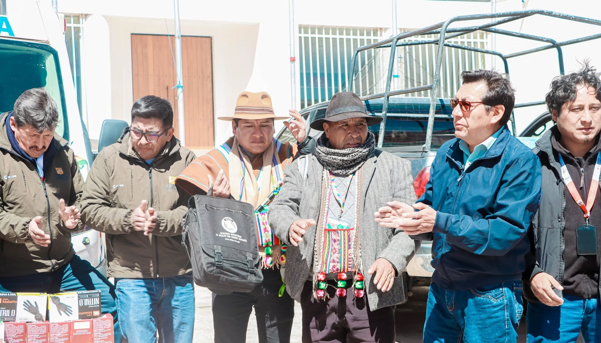 El gobernador René Joaquino coordina acciones para apoyar a sectores afectados por las nevadas. Foto: Gobernación de Potosí.