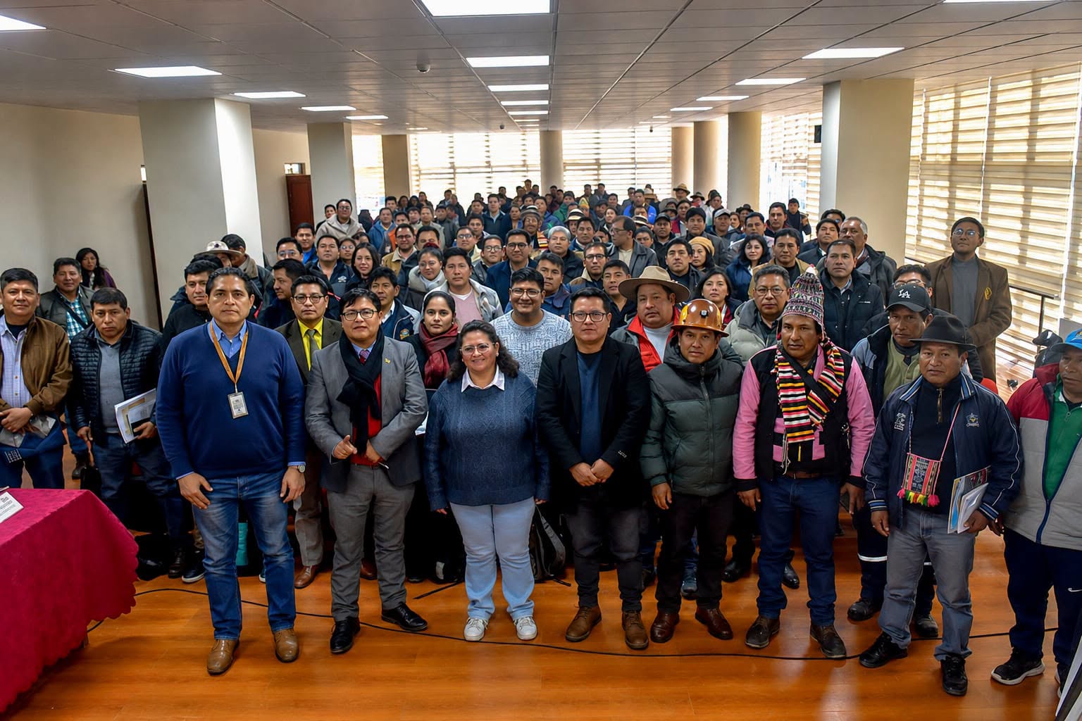 La ministra Marcela Flores sostuvo reuniones con autoridades de la Gobernación y alcaldes. Foto: Ministerio de Salud.