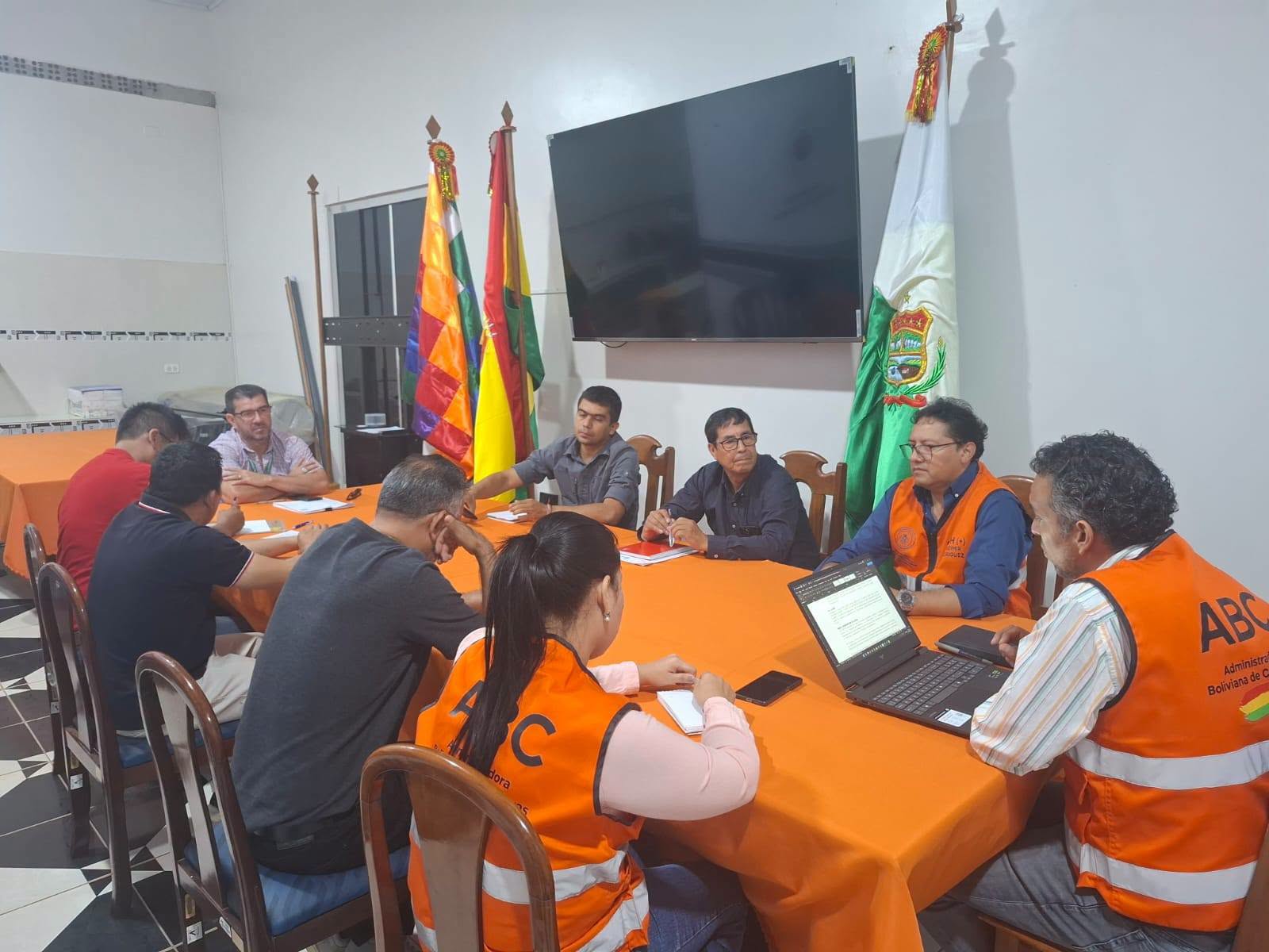 Ejecutivos de la ABC y autoridades de Pando se reunieron. Foto: ABC.
