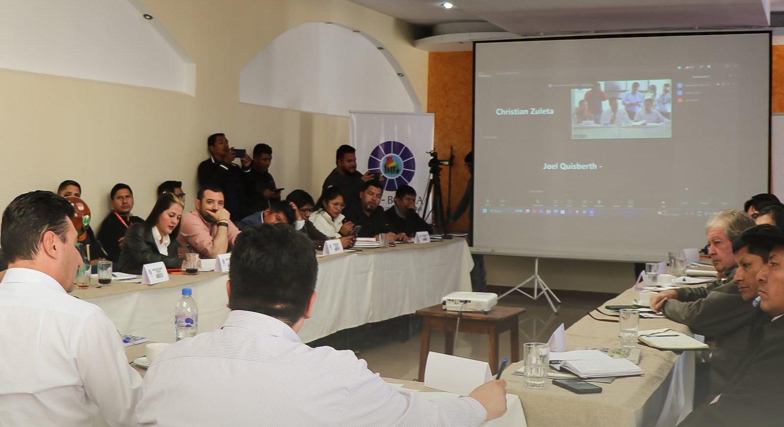Los alcaldes fortalecen una agenda municipal. Foto: FAM Bolivia.