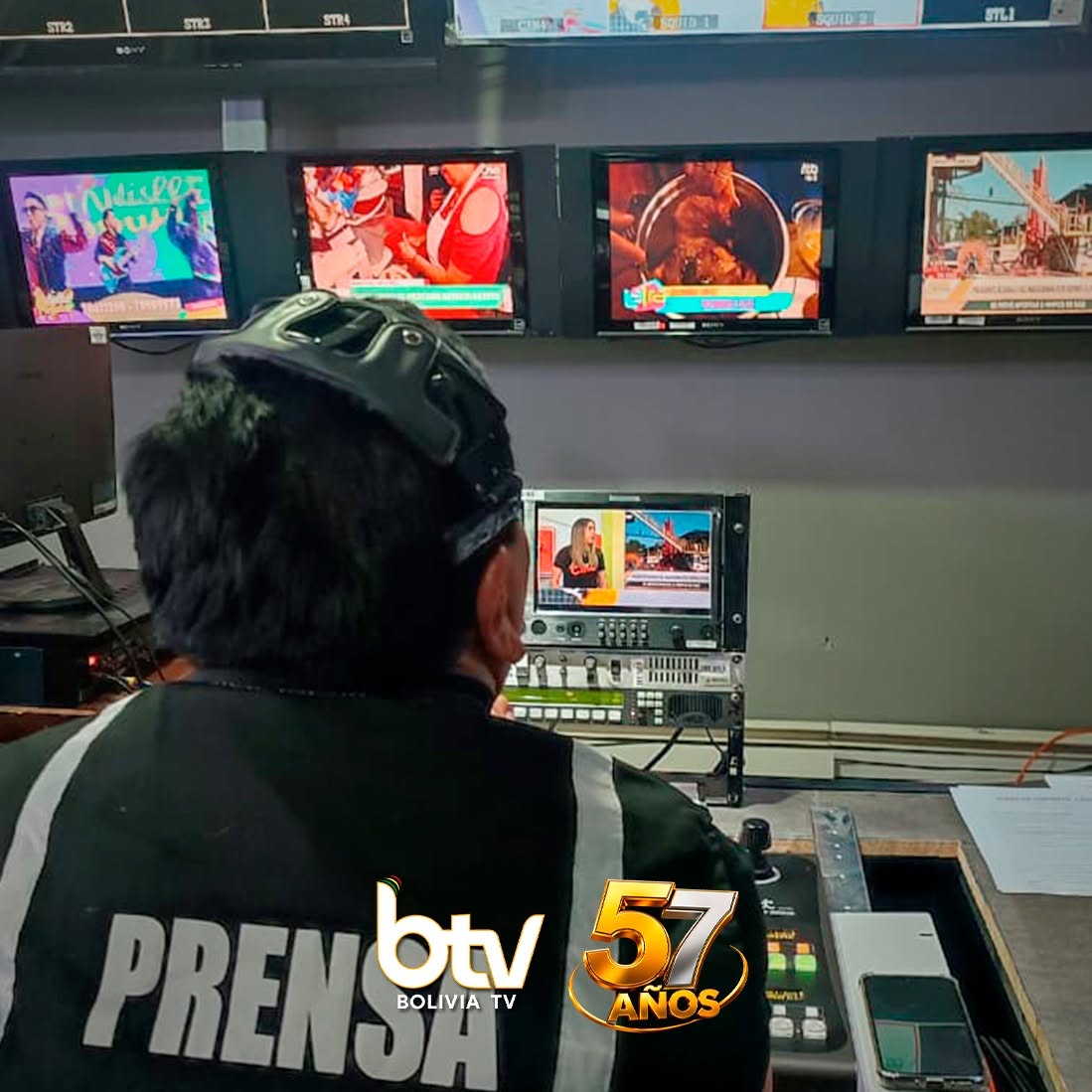 Cabinas de control de Bolivia Tv. Foto: Redes sociales Bolivia Tv.
