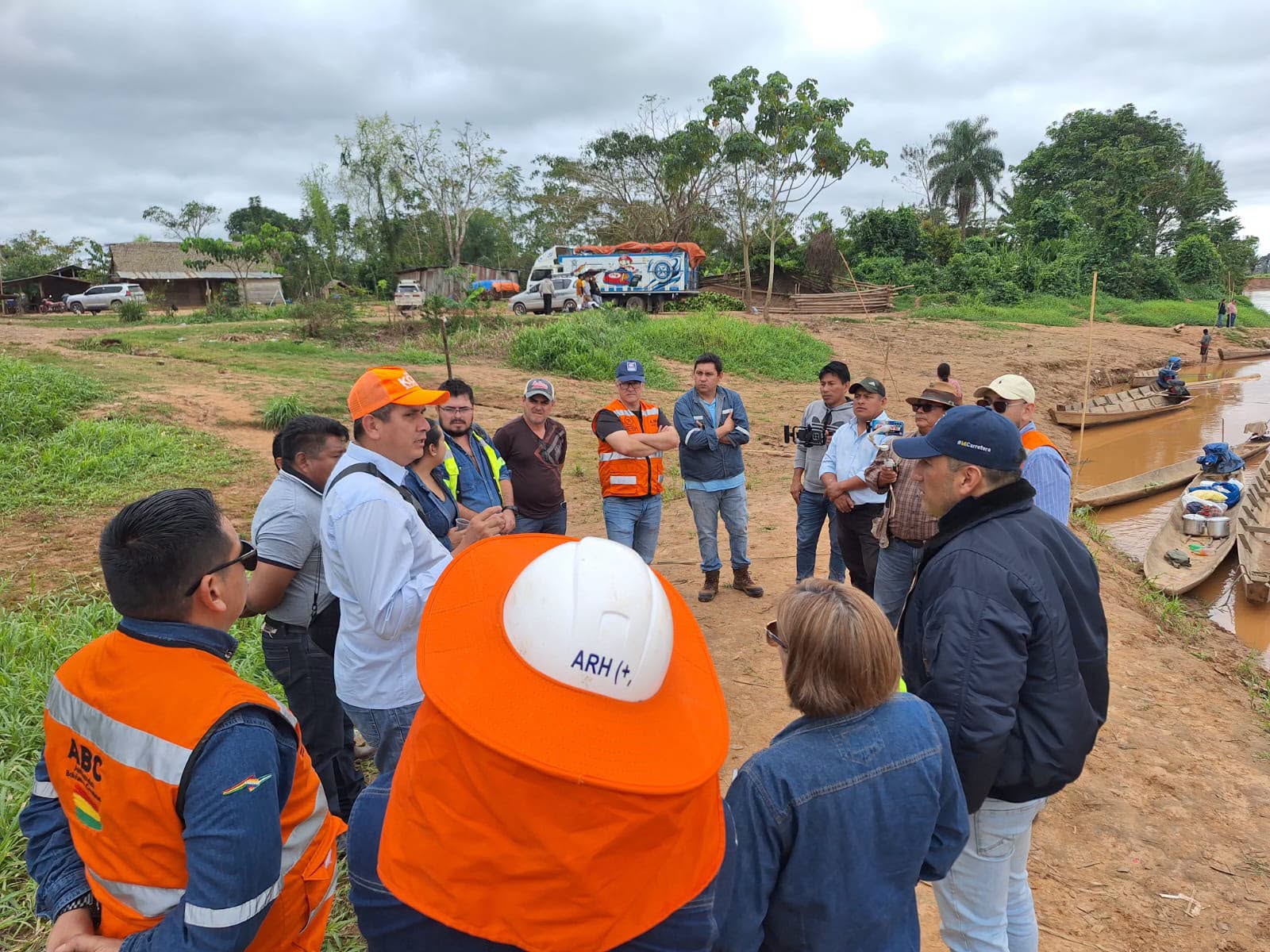 Inspección técnica interinstitucional en el sector de Puerto Arenales. Fotos: ABC.