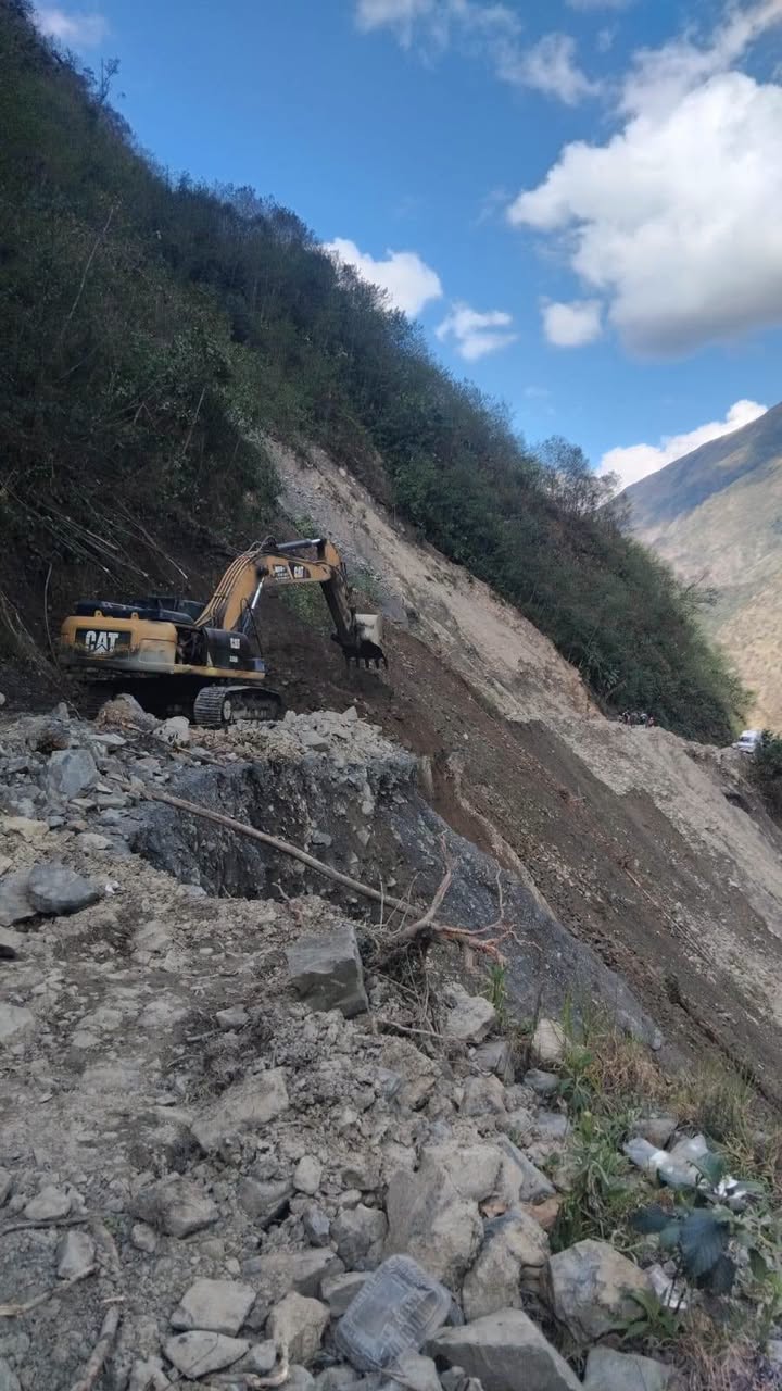 Trabajo de la ABC en el tramo Unduavi – Chulumani, en el norte de La Paz. Fotos: ABC.