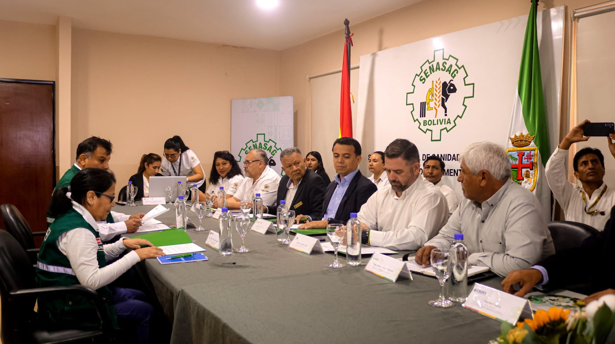Bienvenida e inicio del trabajo conjunto entre el Senasag y el Senasa Perú. Fotos: MDPRyA.