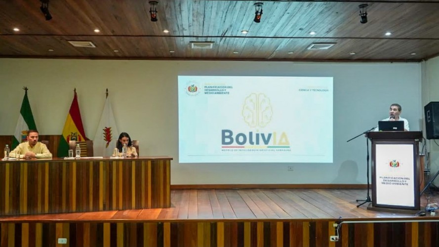 Presentación de la plataforma “BolivIA”. Foto: Ministerio de Planificación del Desarrollo y Medio Ambiente.