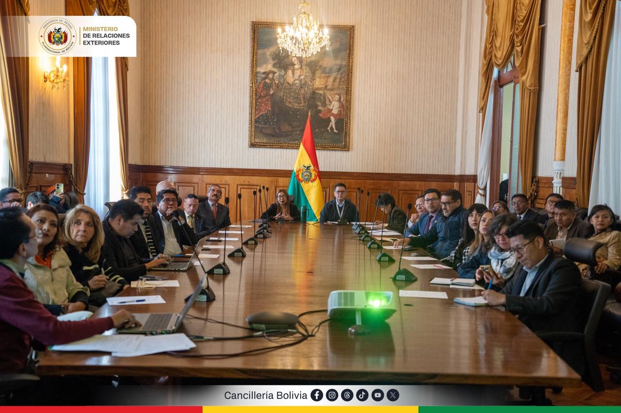 Reunión entre Cancillería e industrias de El Alto. Foto: Ministerio de Relaciones Exteriores.