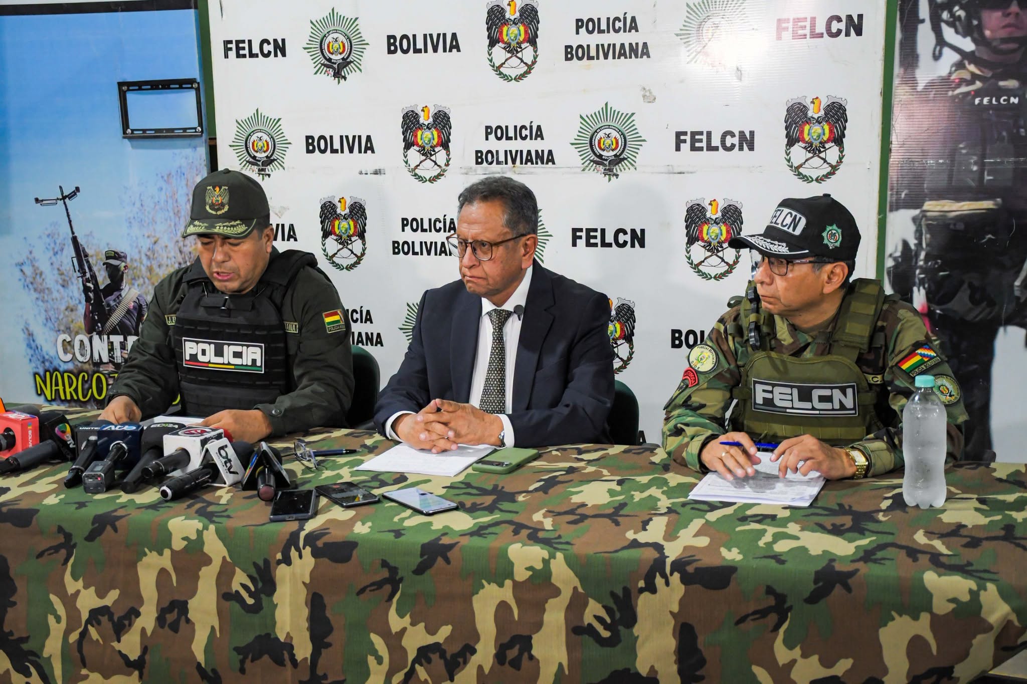 Conferencia de prensa brindada por el ministro de Gobierno, Marco Antonio Oviedo. Foto: Ministerio de Gobierno.