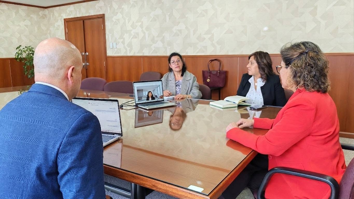 Reunión sostenida entre la Contraloría y el BID. Foto: Contraloría General del Estado.