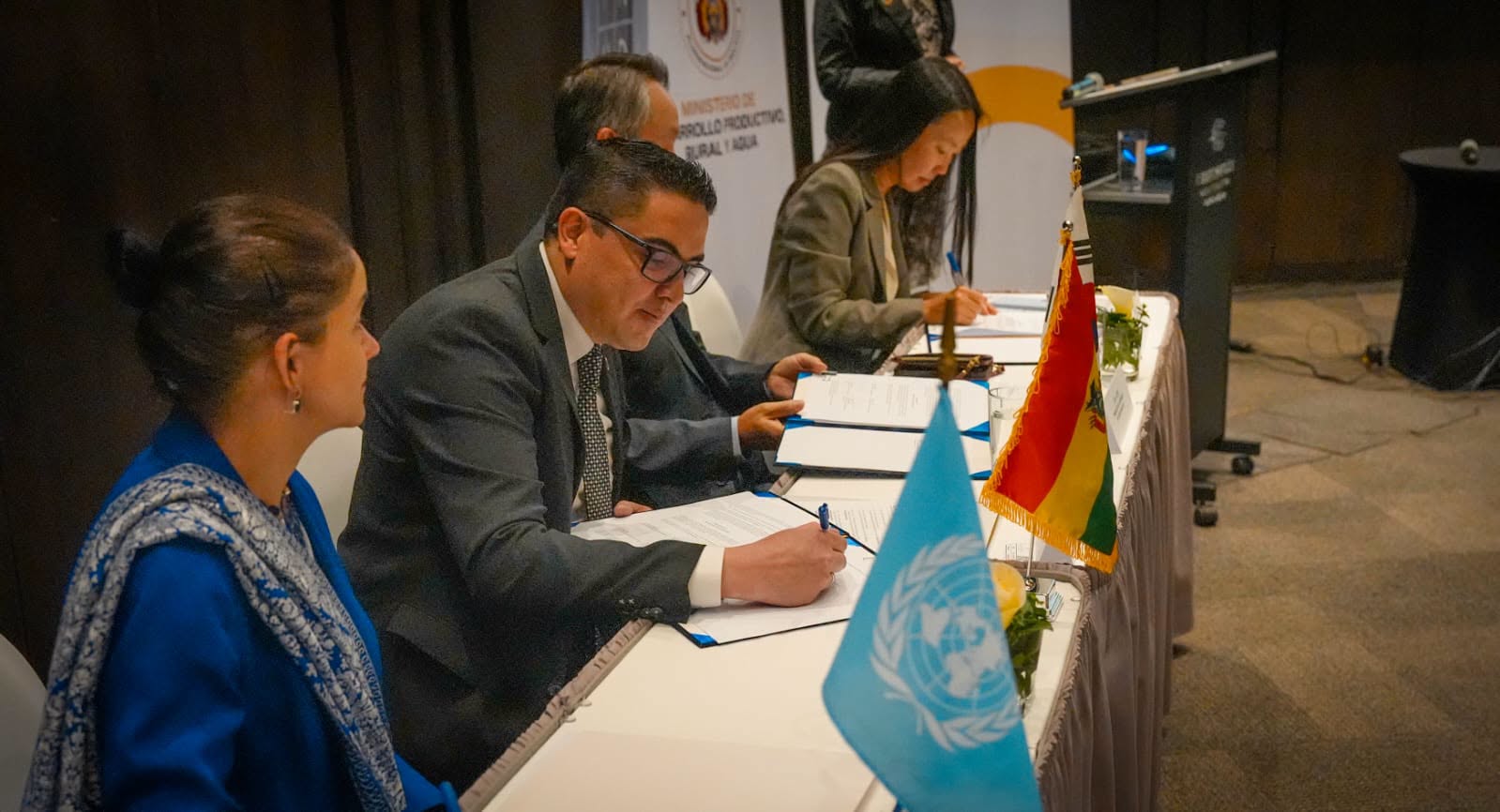 Convenio firmado entre Koica, PNUD y el Gobierno nacional. Fotos: Ministerio de Producción Sostenible, Medio Ambiente y Agua.