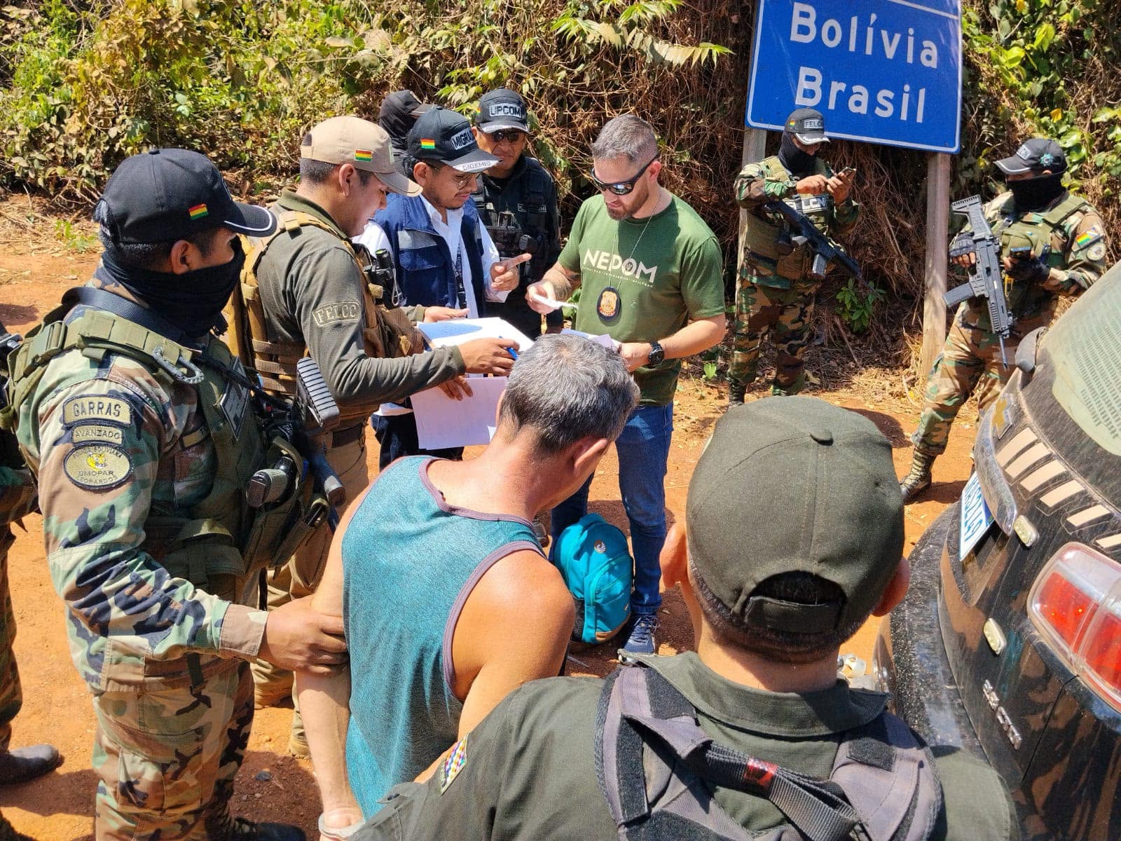 Expulsión de ciudadano brasileño de Bolivia. Fotos: Comando Departamental Policía de Santa Cruz.