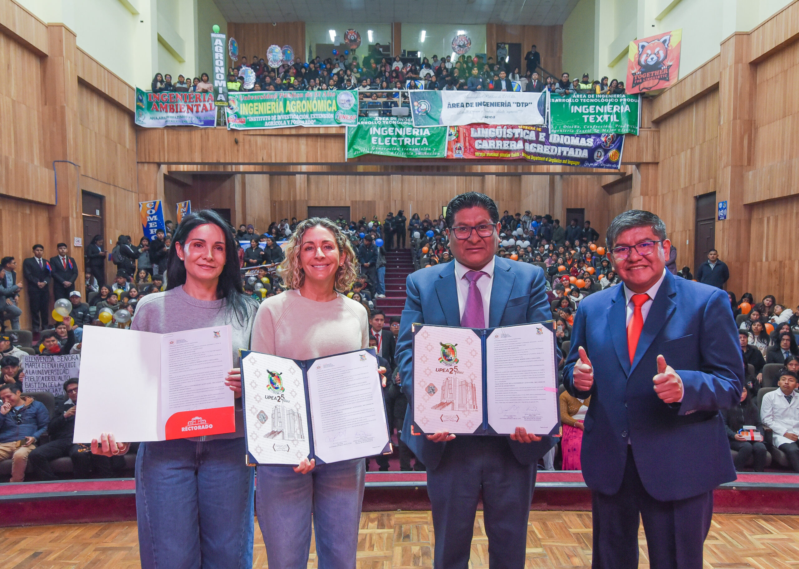 El acto contó con la presencia de la primera dama Bibi Urquidi.