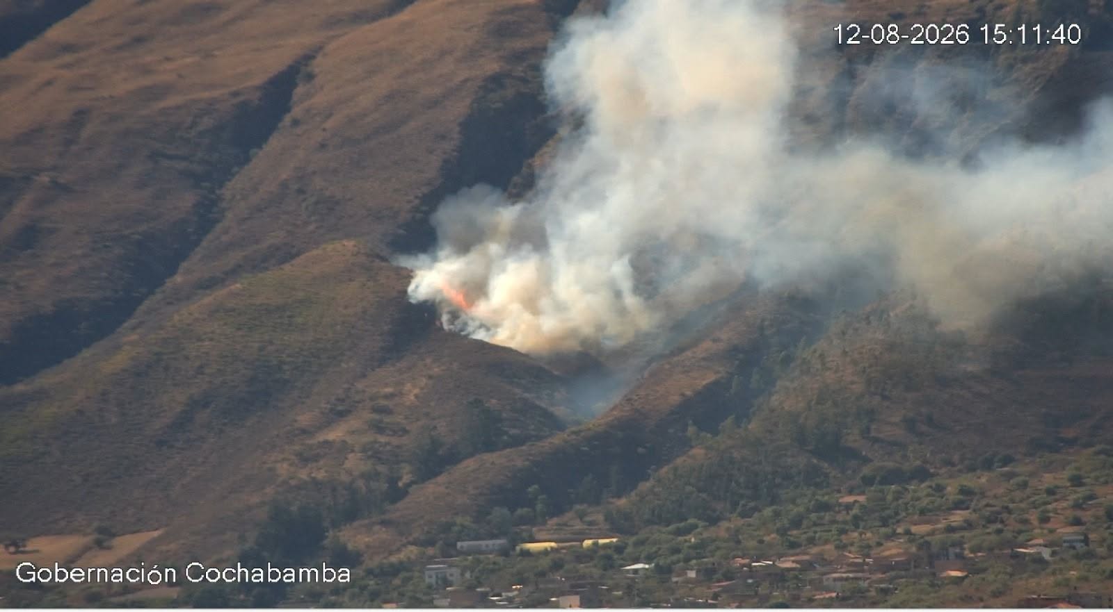 Incendio registrado en el Parque Nacional Tunari en Cochabamba. Foto: Gobernación de Cochabamba.