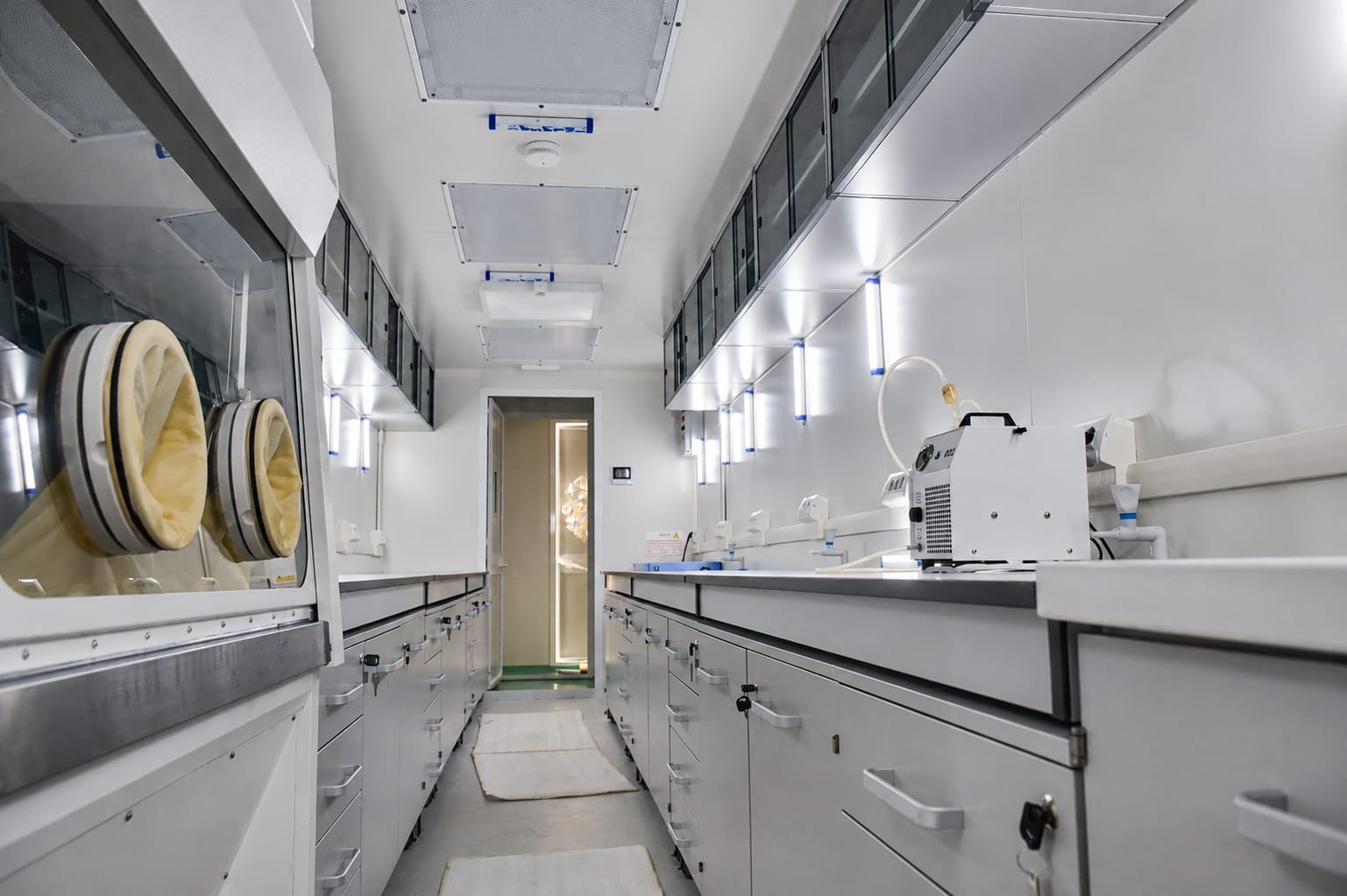 Laboratorio de Bioseguridad Nivel 3 entregado al Inlasa. Fotos: Ministerio de Salud y Deportes.