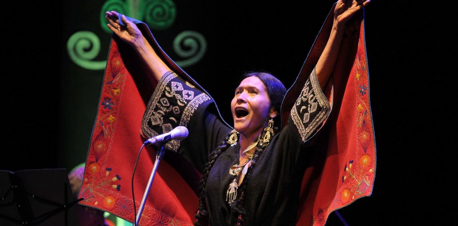 Luzmila Carpio se presentará este sábado con cantos en gratitud a la vida y a la Madre Tierra. Foto: Viceministerio de Culturas y Folklore.