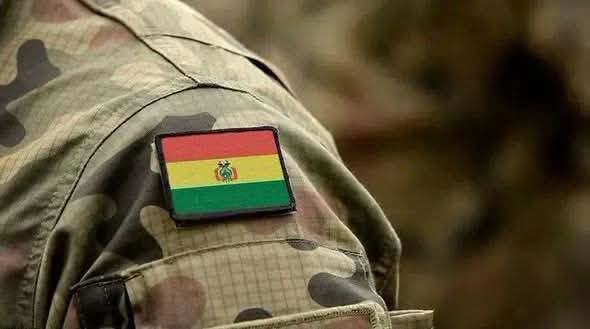 Imagen referencial de uniforme militar. Foto: RR.SS.