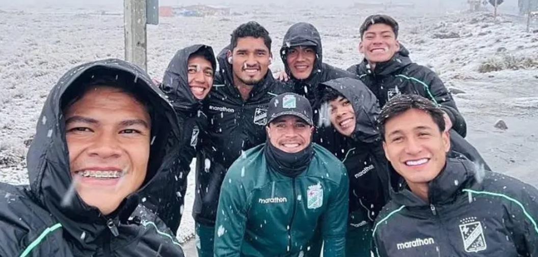 El primer plantel de Oriente Petrolero se trasladó desde Huarina a La Paz para su encuentro con The Strongest.