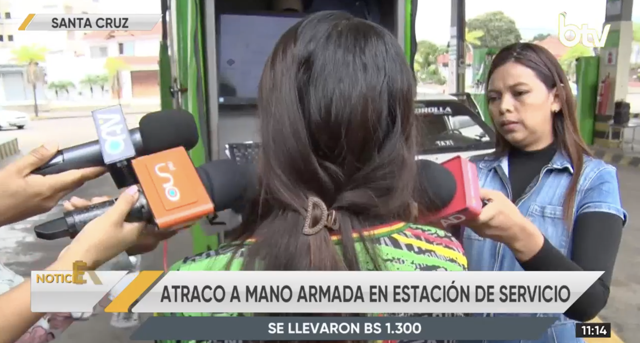Relato del robo en el surtidor de la Mutualista a medios de comunicación. Foto: Captura Bolivia Tv.