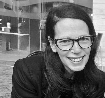 Gisela Heffes, la escritora argentina presentará "Pétalos de Piedra en la FIL de La Paz.